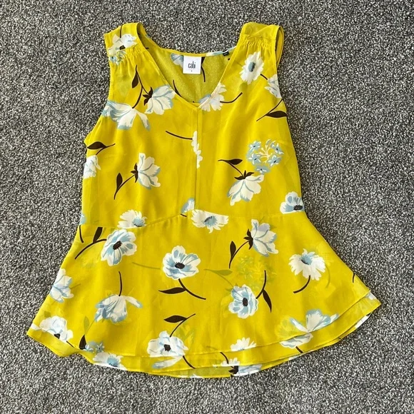 CAbi Yellow Floral V-Neck Top Size S - Picture 3 of 7